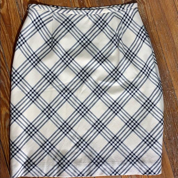 Harold’s Skirt - Picture 5 of 8